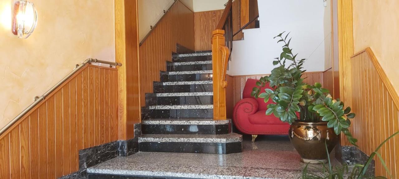 Comodo Apartamento Deltebre Bagian luar foto